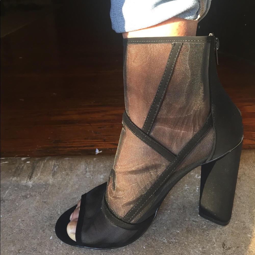 Mesh ankle boot. - Picture 3 of 7